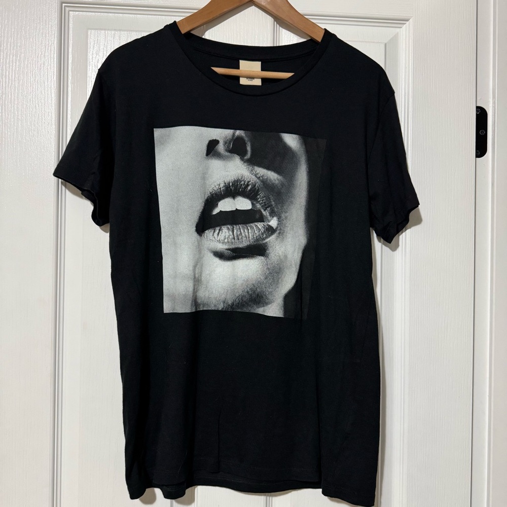 HERMAN Market Homme Men’s Black Graphic Tee
